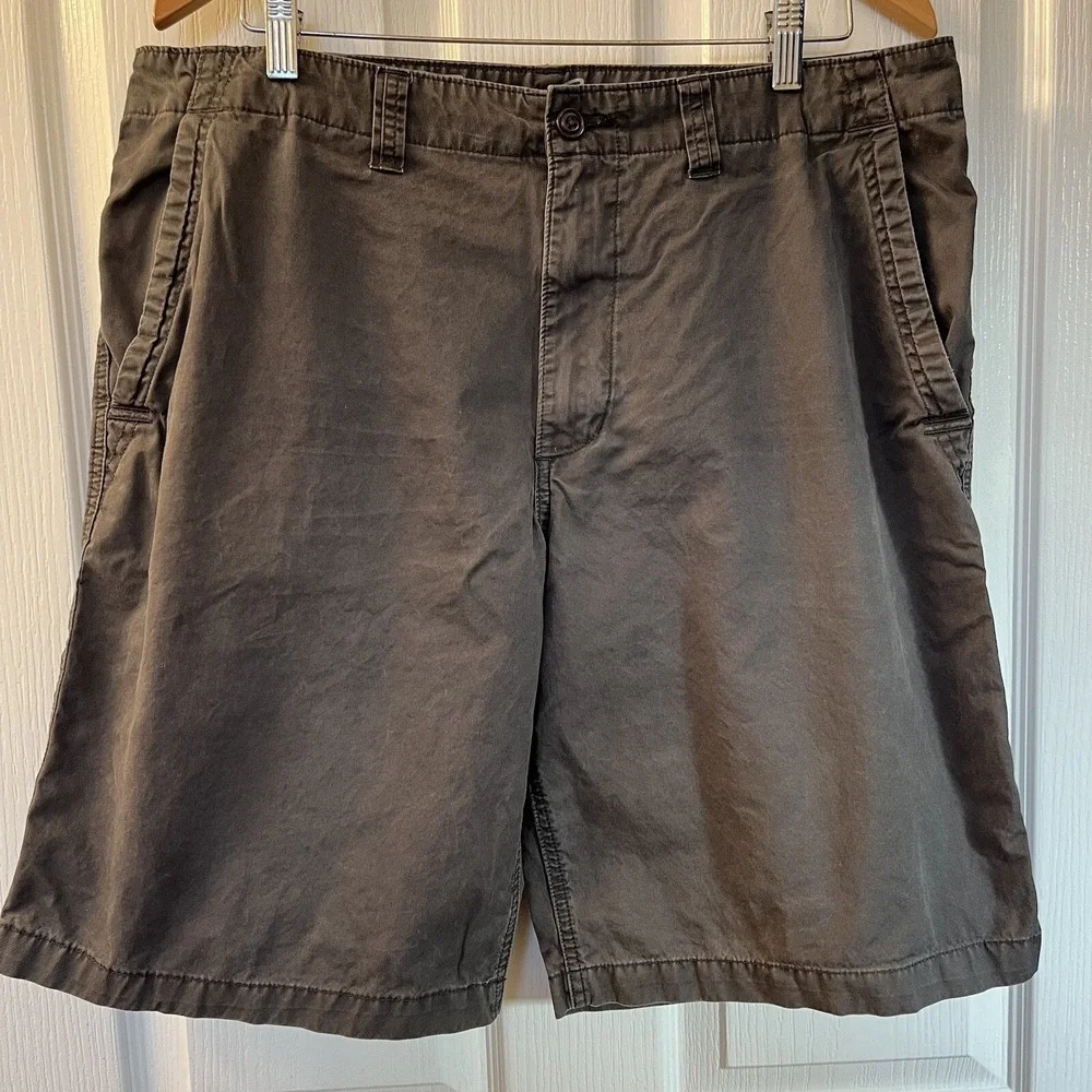 EDDIE BAUER Shorts Men's Flat Front Olive Khaki Specially Dyed 36 Please‎ READ